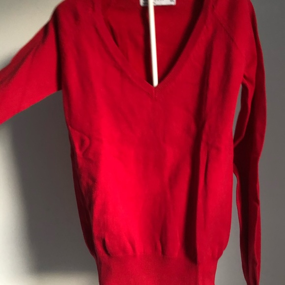 Zara V-neck - Picture 3 of 3